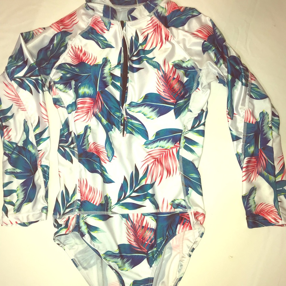 Long sleeve bathing suit